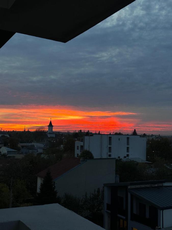 Sunset View Bucharest Apartment Exterior photo